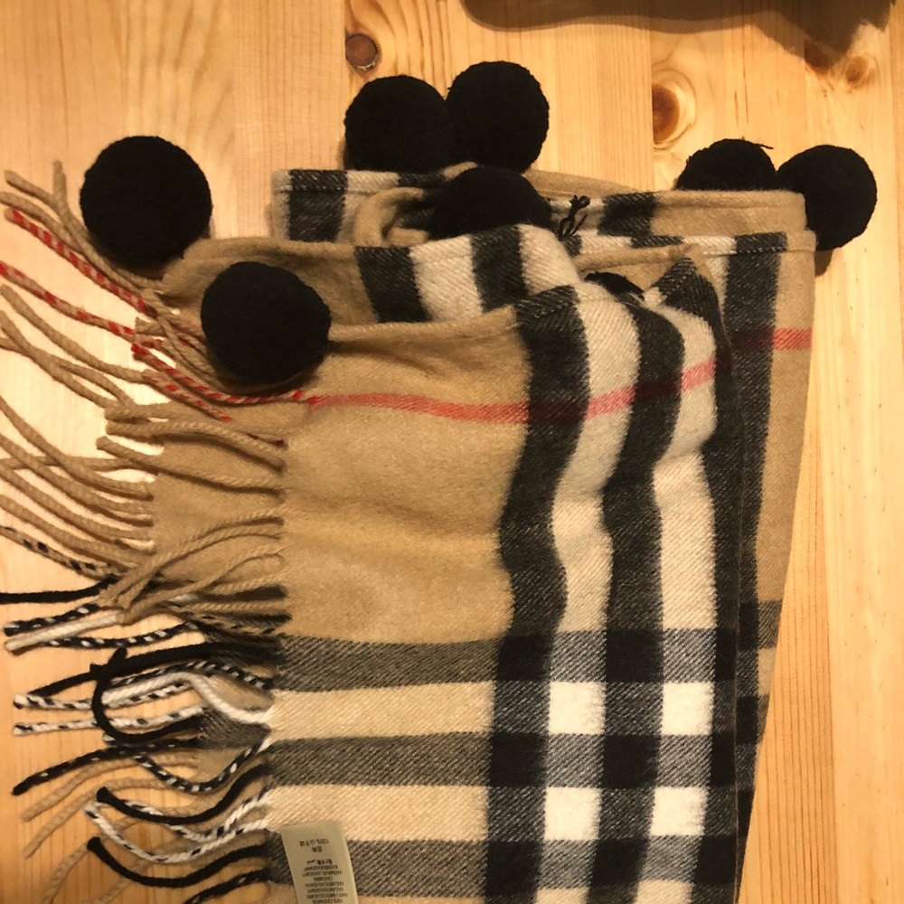 Burberry scarf special edition